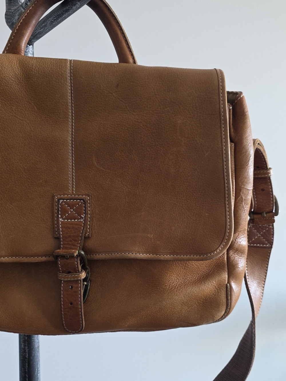 L.L. Bean Vintage Brown Leather Messenger Bag - Picture 3 of 14